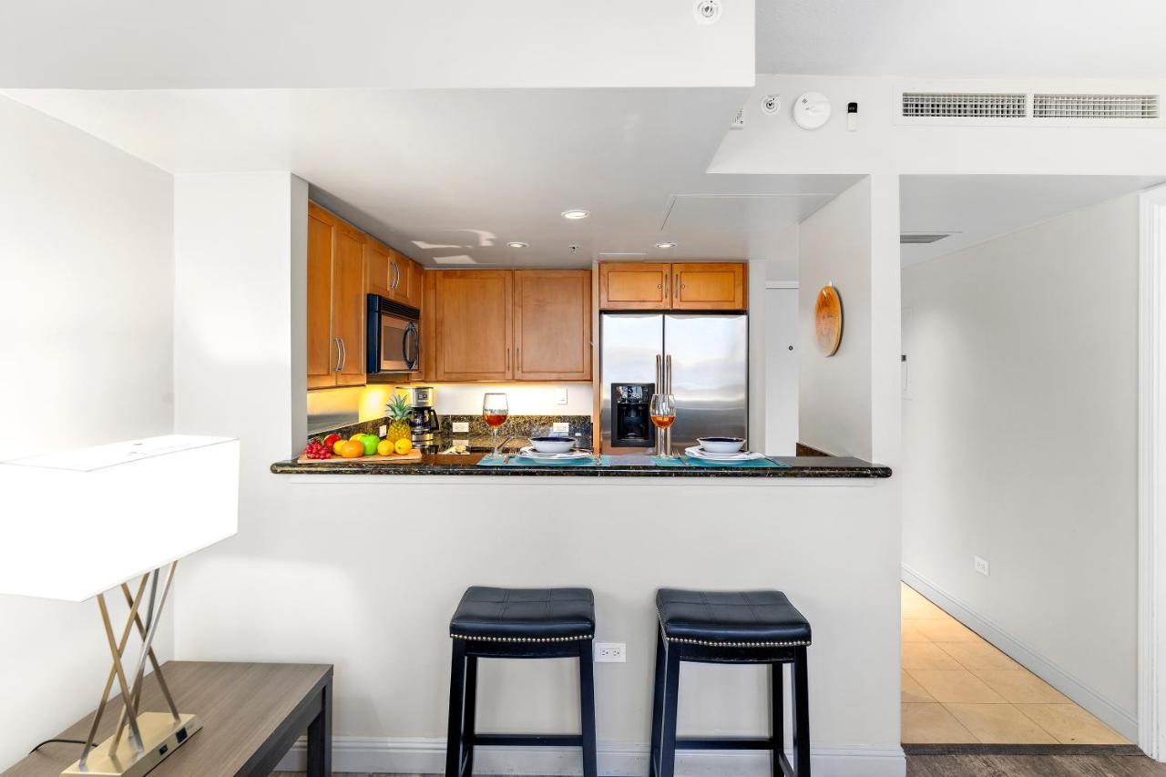 Renovated With View At Aqua Palms Waikiki Apartamento